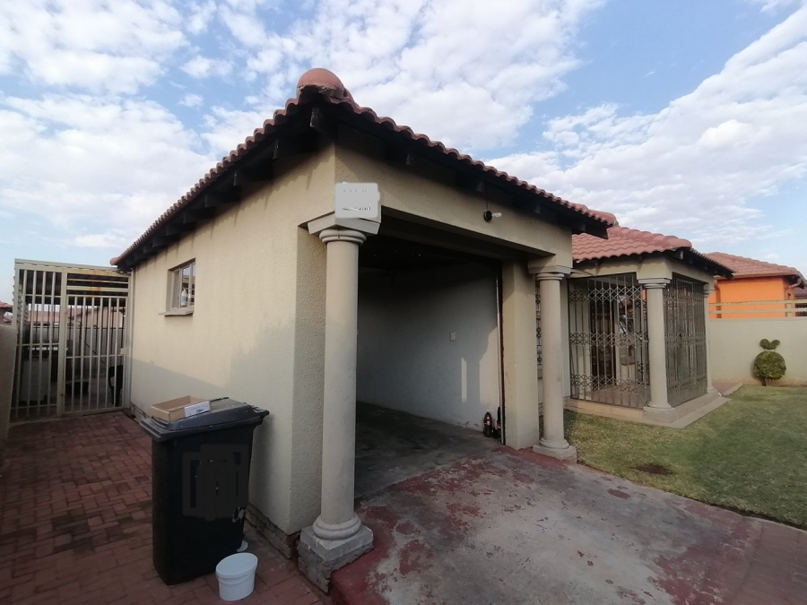 3 Bedroom Property for Sale in Mabopane Unit X North West